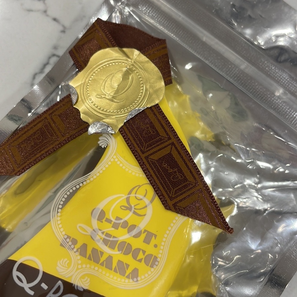 NWT Q-Pot Japan Squishy Chocolate Covered Banana ๐ Keychain - Picture 6 of 6